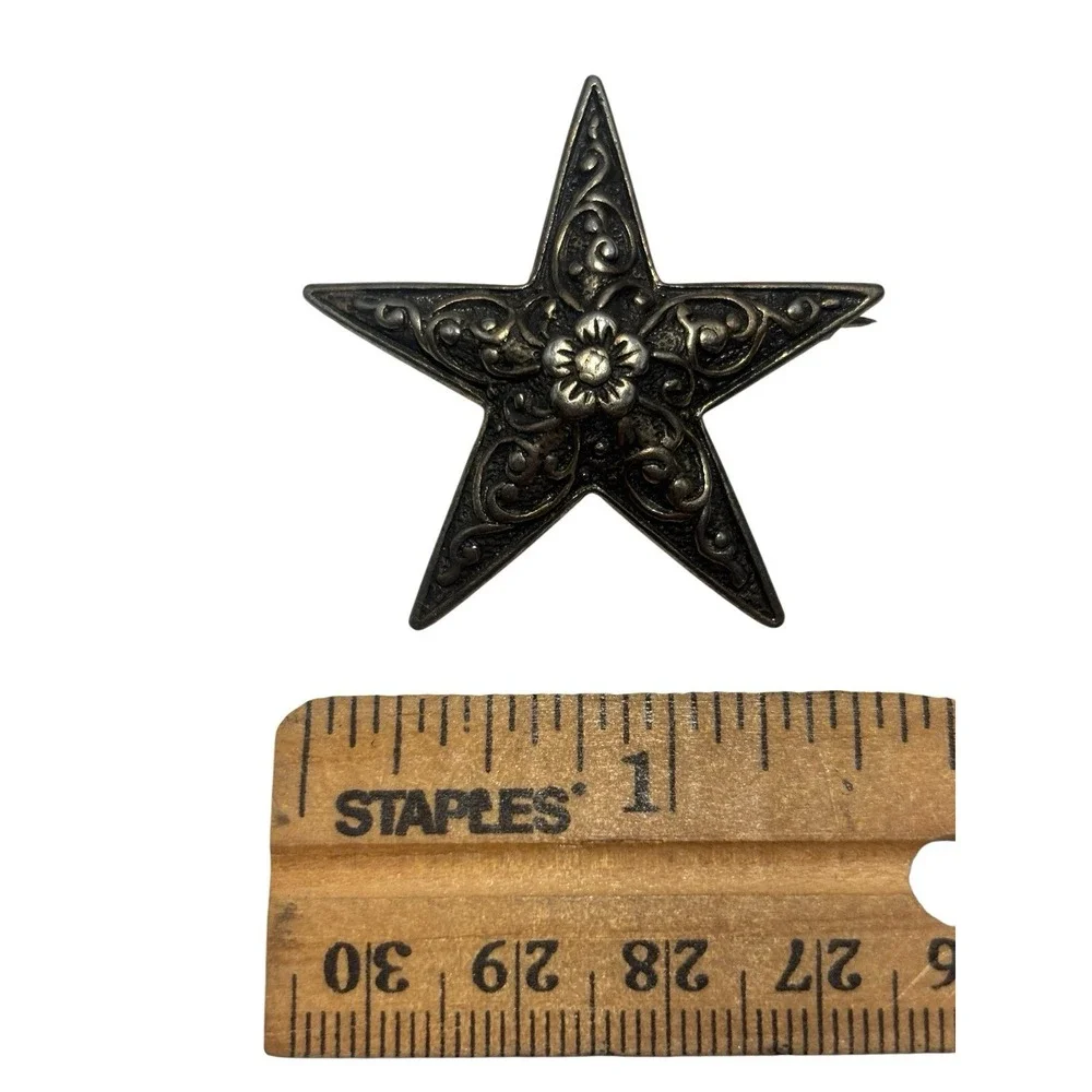 Vintage Signed Agnew Silver Tone Swirl Flower Pattern Star Brooch Pin